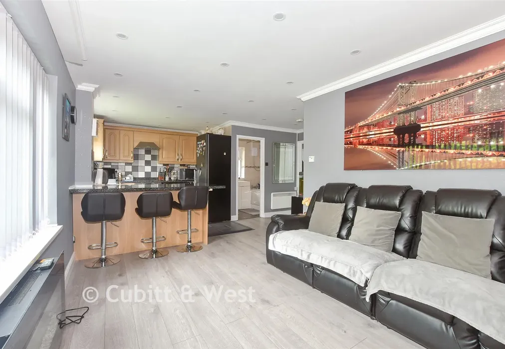 Lounge - Hayling Court, Crawley, West Sussex - Wards of Kent
