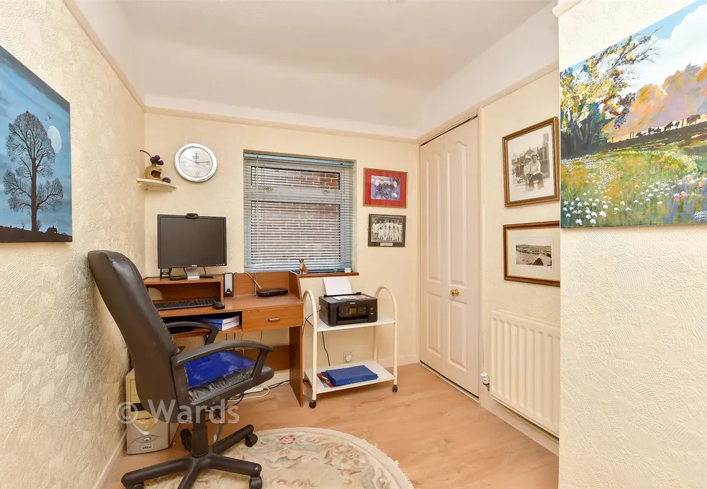 Bedroom 3 - King Arthurs Drive, Rochester, Kent - Wards of Kent