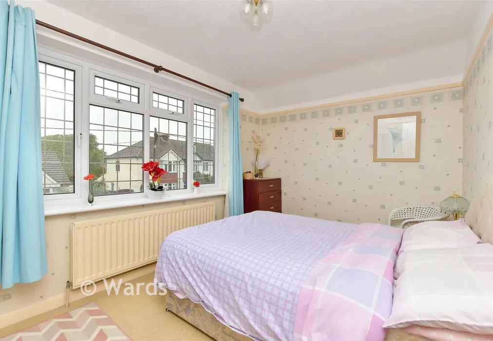 Bedroom 2 - King Arthurs Drive, Rochester, Kent - Wards of Kent