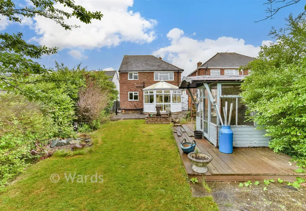 Rear Garden - King Arthurs Drive, Rochester, Kent - Wards of Kent