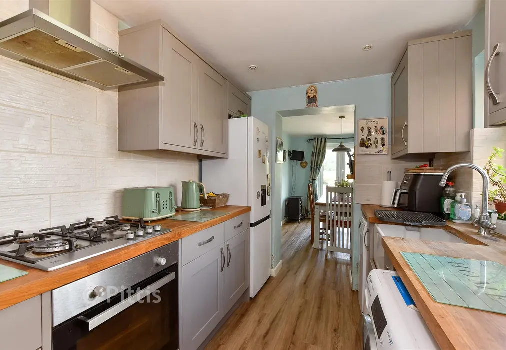 Kitchen - St. John's Road, Wroxall, Ventnor, Isle of Wight - Wards of Kent