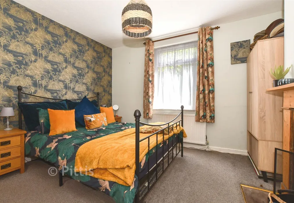 Lounge/Bedroom 3 - St. John's Road, Wroxall, Ventnor, Isle of Wight - Wards of Kent