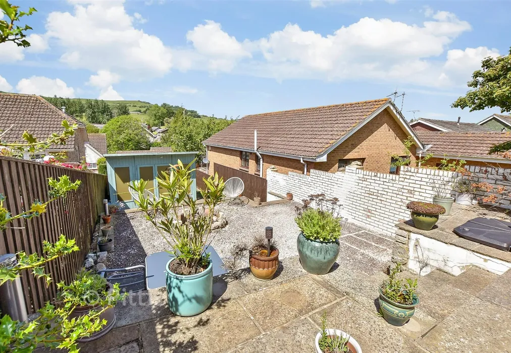 Rear Garden - St. John's Road, Wroxall, Ventnor, Isle of Wight - Wards of Kent