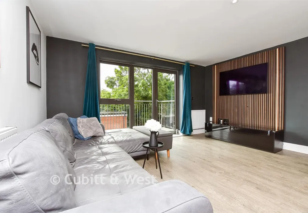 Living Room / Kitchen - Mill Green Road, Mitcham Junction, Surrey - Wards of Kent