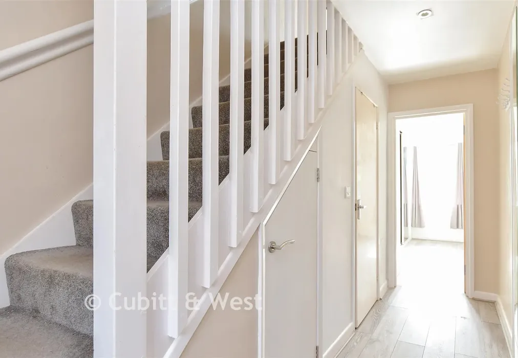 Entrance Hall - Dinsdale Gardens, Rustington, West Sussex - Wards of Kent