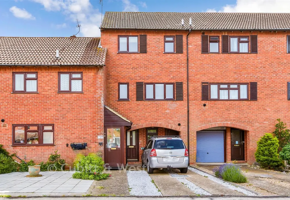 External Web 1 - Dinsdale Gardens, Rustington, West Sussex - Wards of Kent