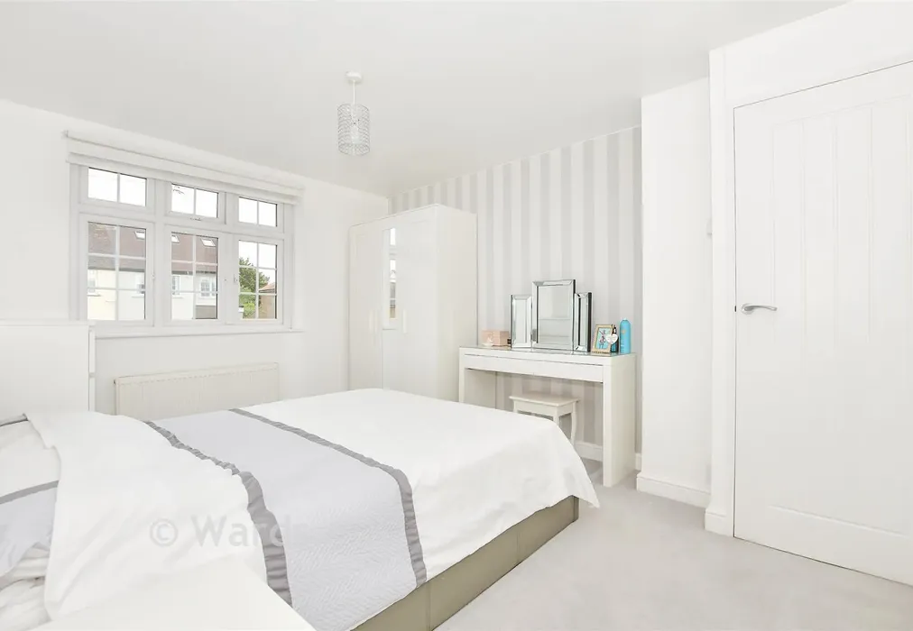 Bedroom 1 - Golf Links Avenue, Gravesend, Kent - Wards of Kent