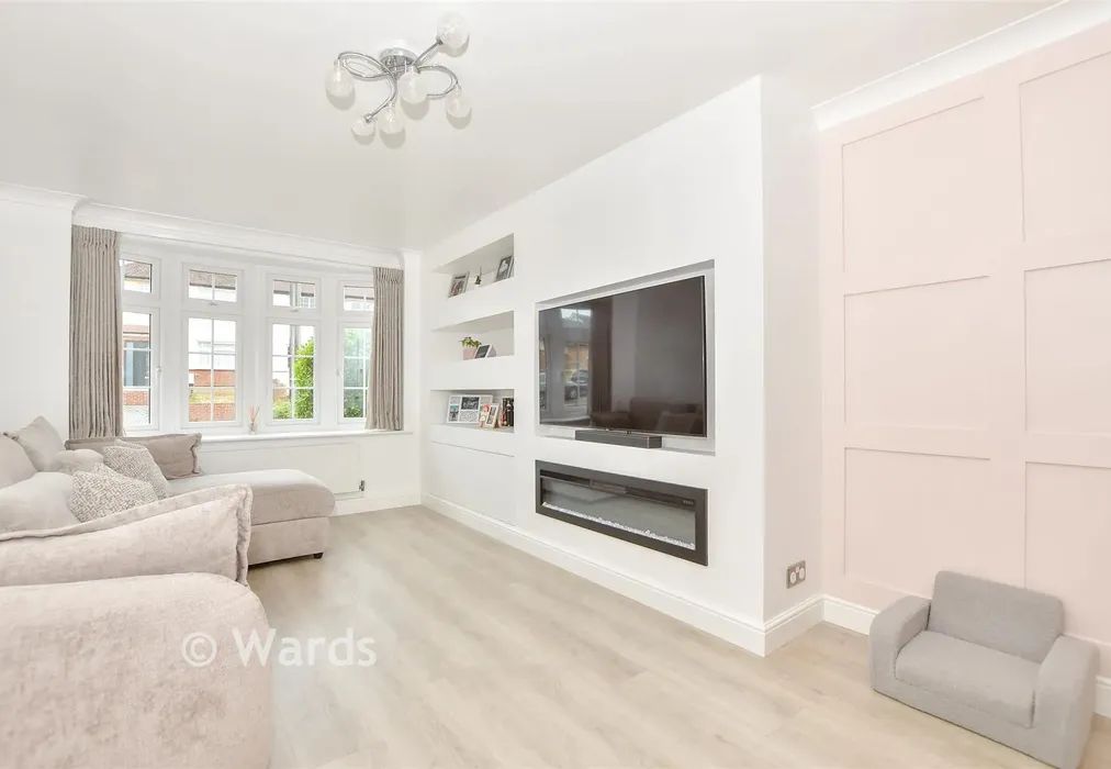Lounge - Golf Links Avenue, Gravesend, Kent - Wards of Kent