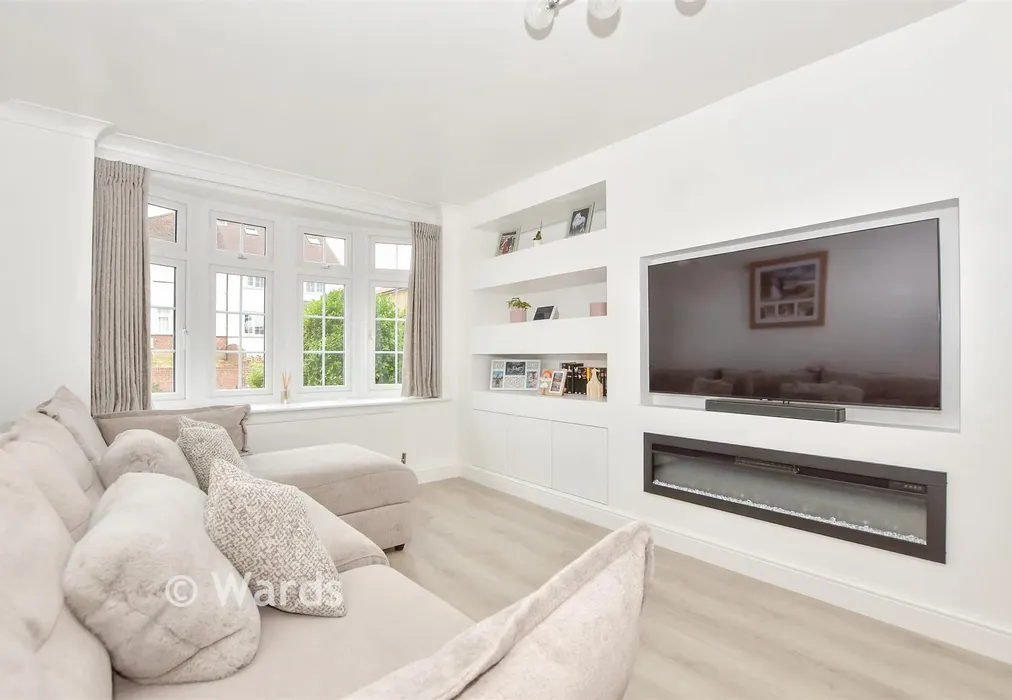 Lounge - Golf Links Avenue, Gravesend, Kent - Wards of Kent