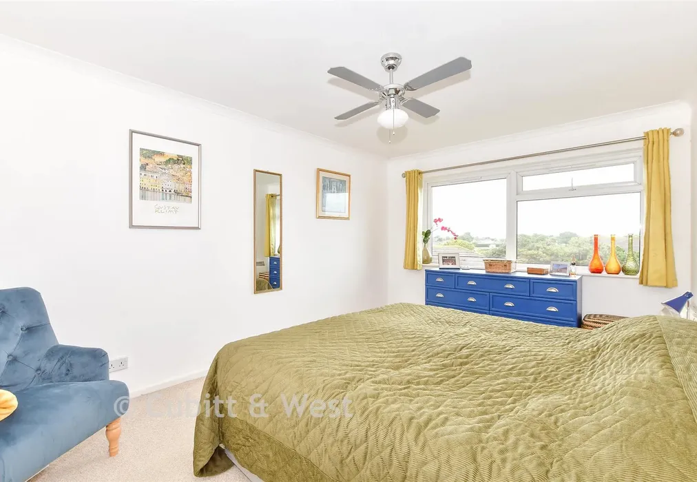 Bedroom 1 - Southwood Road, Hayling Island, Hampshire - Wards of Kent