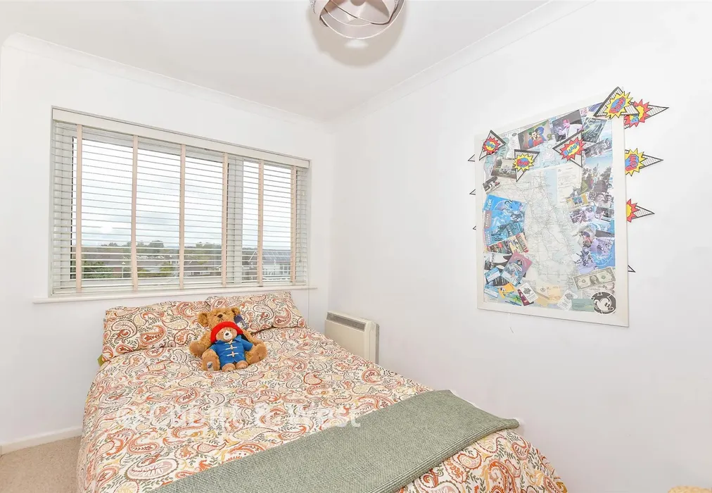 Bedroom 2 - Southwood Road, Hayling Island, Hampshire - Wards of Kent