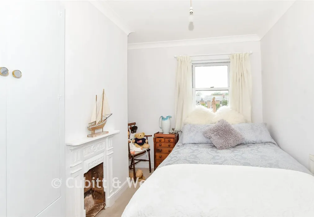 Bedroom 3 - Main Road, Emsworth, Hampshire - Wards of Kent