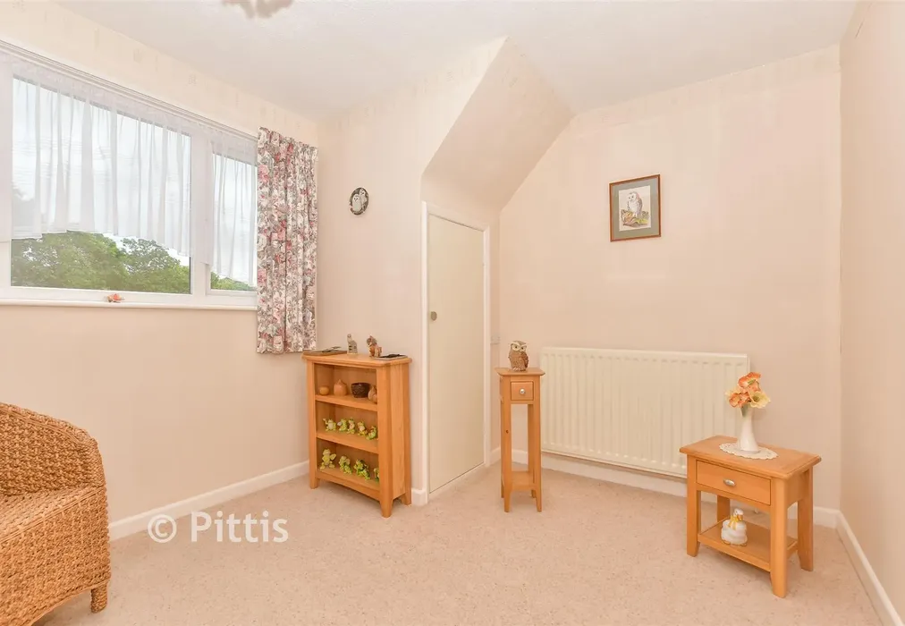 Bedroom 3 - Staplers Road, Newport, Isle of Wight - Wards of Kent