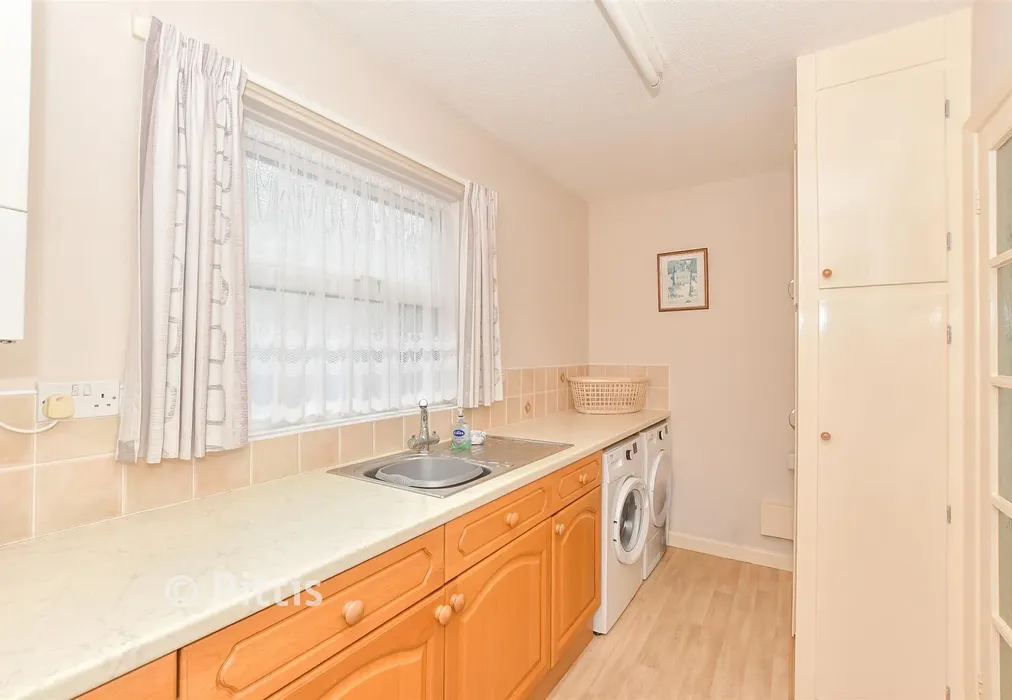 Utility Room - Staplers Road, Newport, Isle of Wight - Wards of Kent