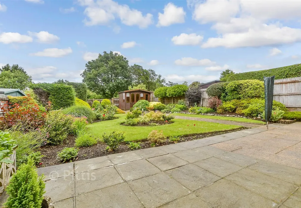 Patio / Decking - Staplers Road, Newport, Isle of Wight - Wards of Kent