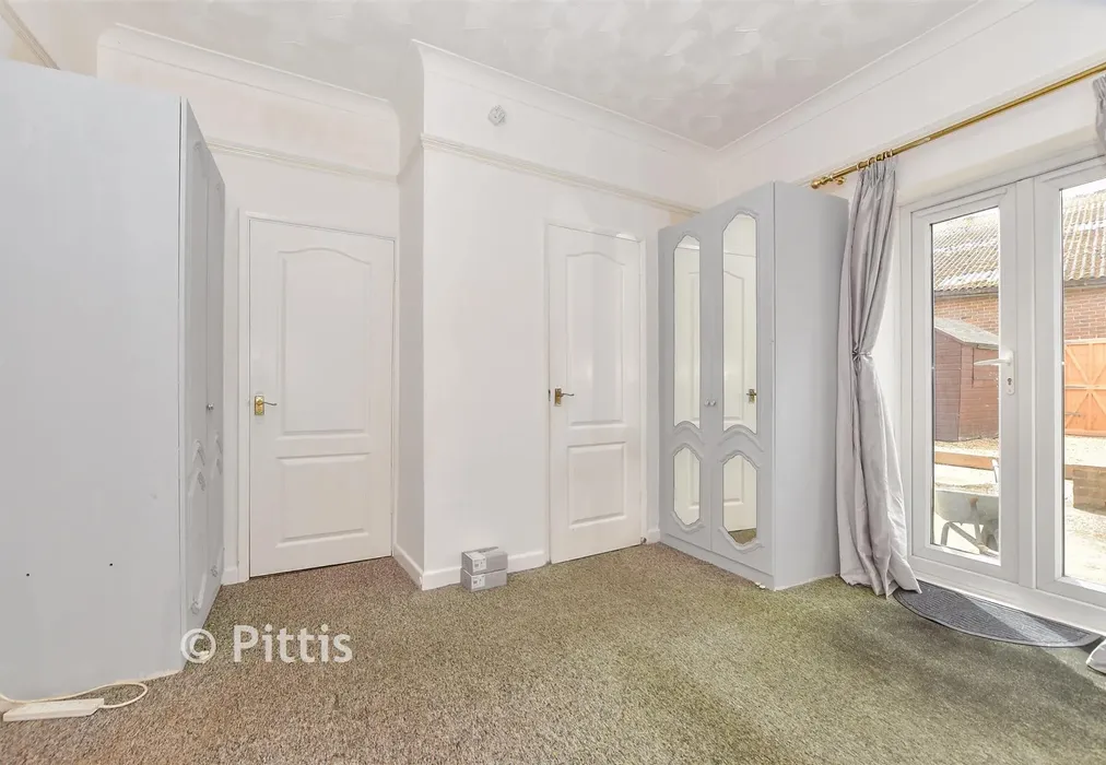 Bedroom - St. James Street, Newport, Isle of Wight - Wards of Kent