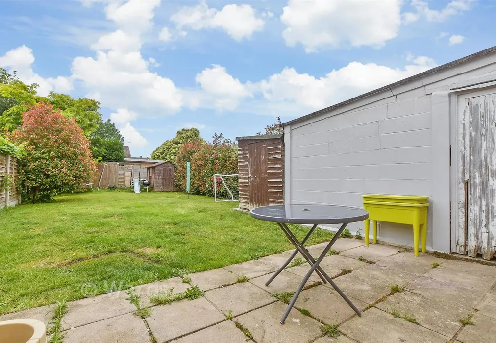 Patio / Decking - Allington Road, Paddock Wood, Tonbridge, Kent - Wards of Kent
