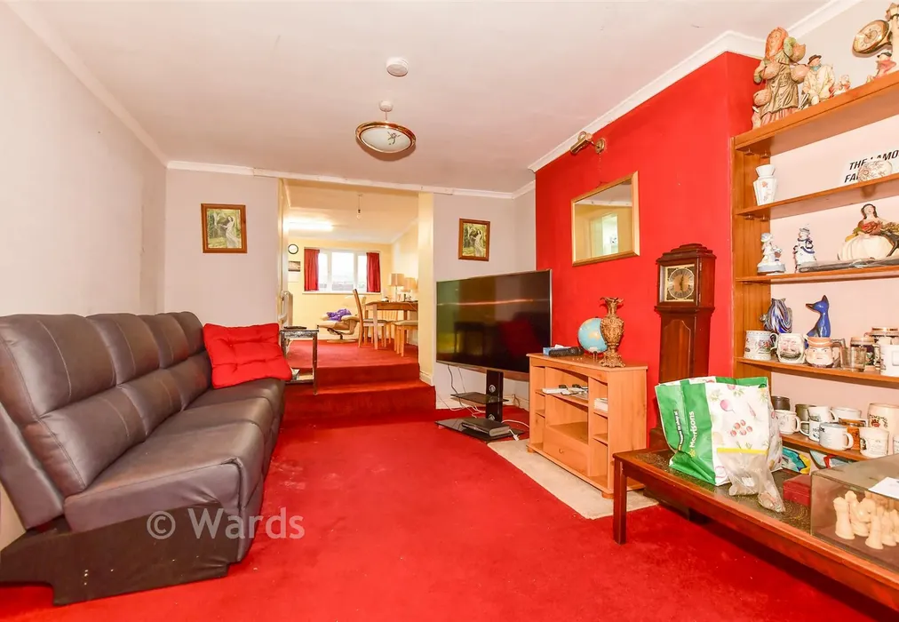 Lounge - London Road, River, Kent - Wards of Kent
