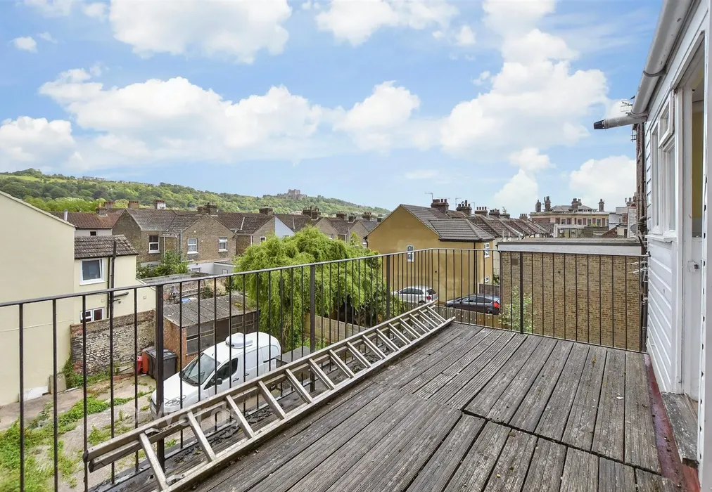 Balcony / Terrace - London Road, River, Kent - Wards of Kent