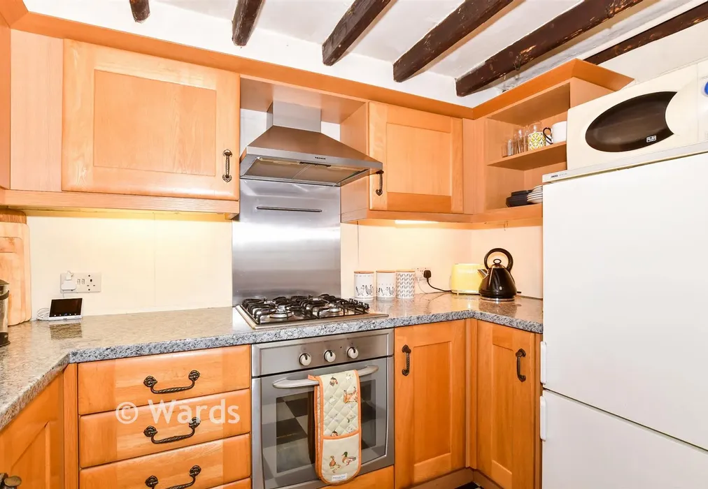 Kitchen - West Street, Harrietsham, Maidstone, Kent - Wards of Kent