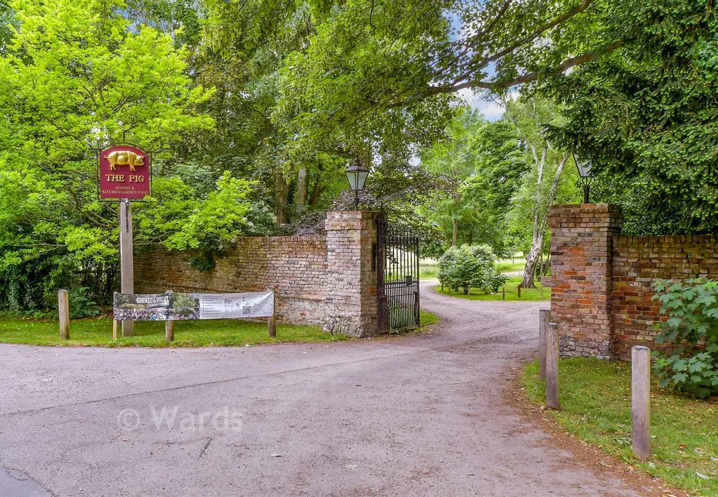 Surrounding Area - Dering Road, Bridge, Canterbury, Kent - Wards of Kent