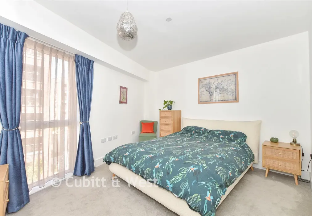 Bedroom - Davigdor Road, Hove, East Sussex - Wards of Kent