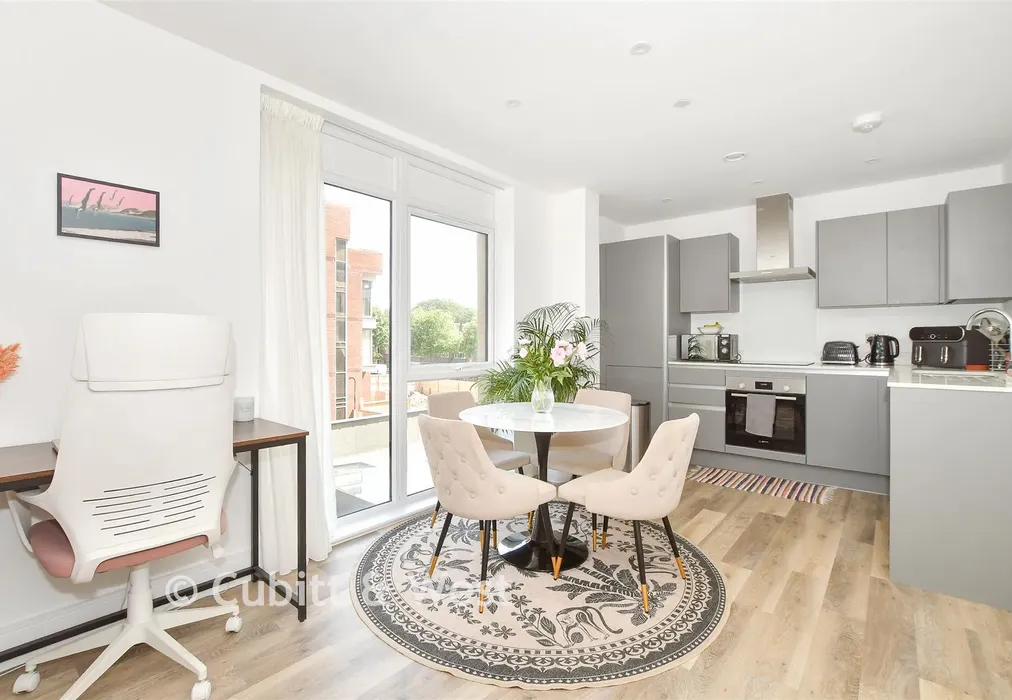 Lounge - Davigdor Road, Hove, East Sussex - Wards of Kent