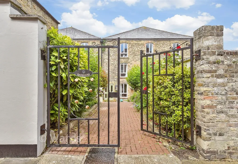 External Lifestyle Photograph - Upper Strand Street, Sandwich, Kent - Wards of Kent