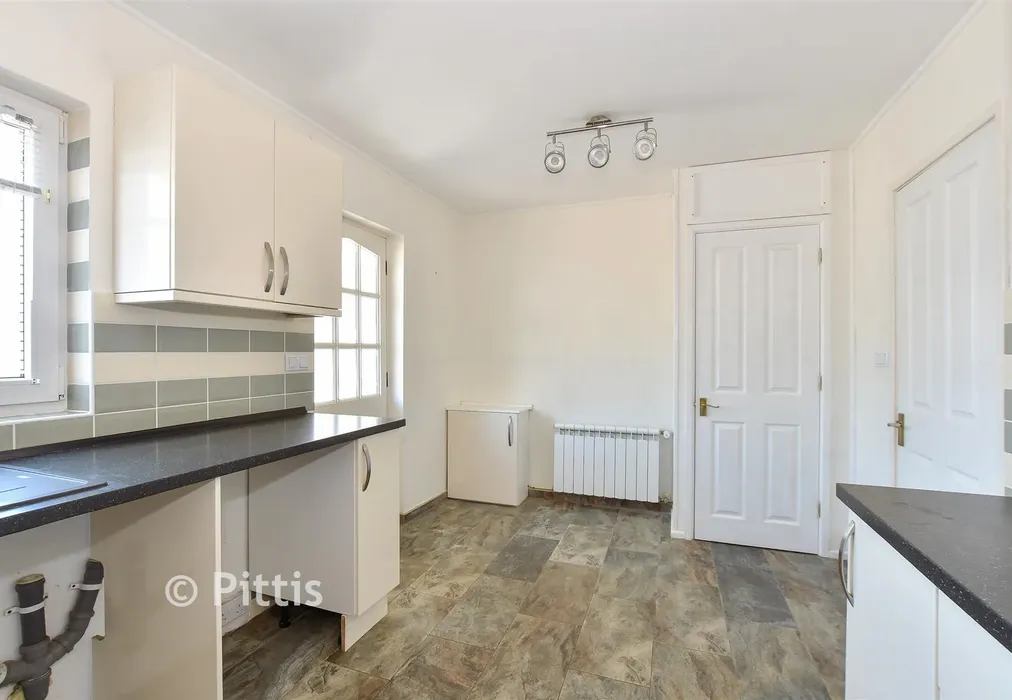 Kitchen - Moor View, Godshill, Isle of Wight - Wards of Kent