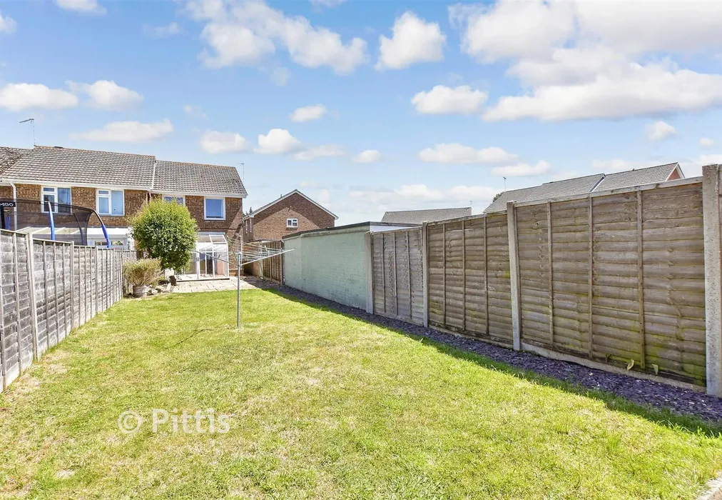 Rear Garden - Moor View, Godshill, Isle of Wight - Wards of Kent