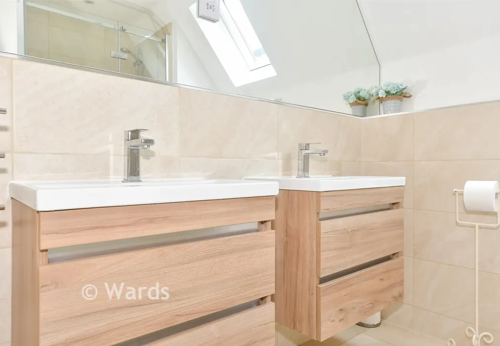 Internal Feature - Melanie Close, Folkestone, Kent - Wards of Kent