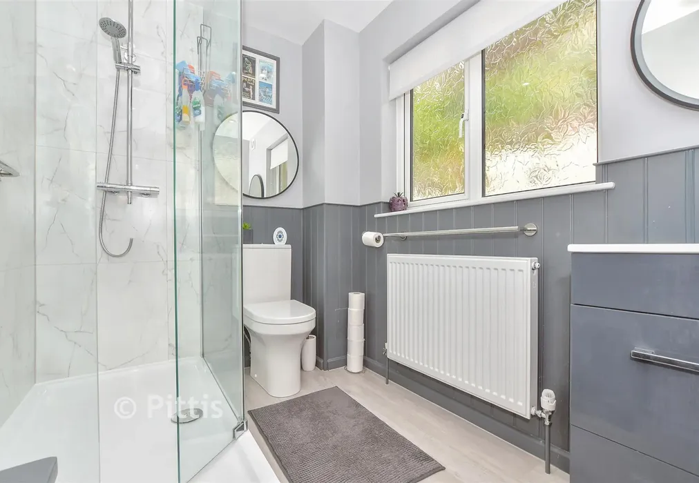 Shower Room - Zig Zag Road, Ventnor, Isle of Wight - Wards of Kent