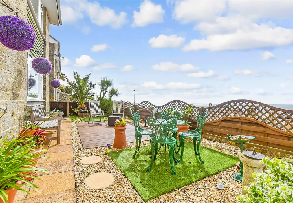 Front Garden - Zig Zag Road, Ventnor, Isle of Wight - Wards of Kent