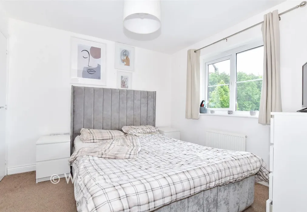Bedroom 1 - Bridger Way, Langley Park, Maidstone, Kent - Wards of Kent