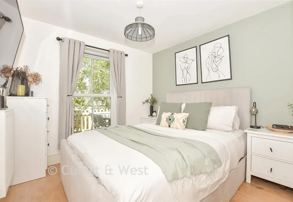 Bedroom - Hooley Lane, Redhill, Surrey - Wards of Kent