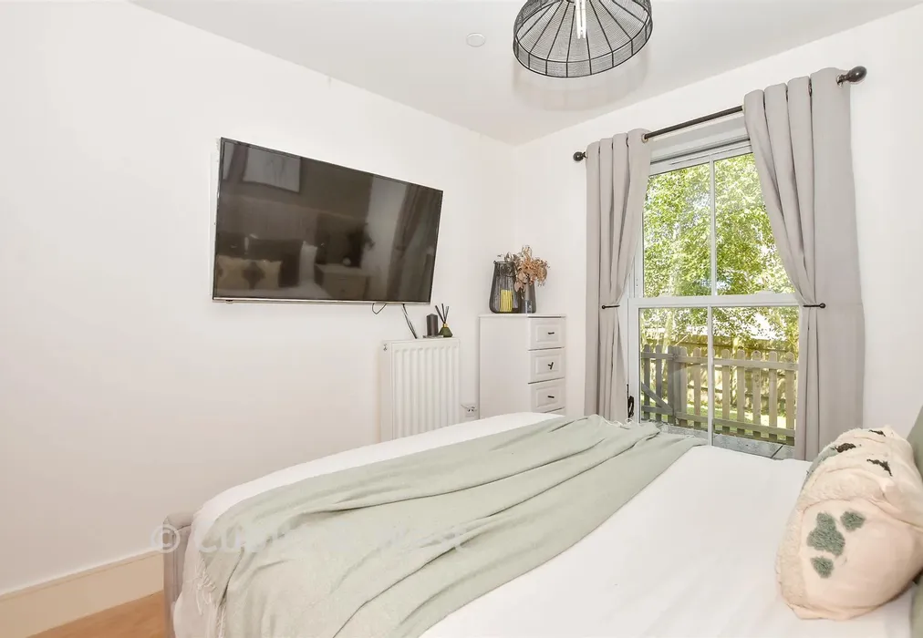 Bedroom - Hooley Lane, Redhill, Surrey - Wards of Kent