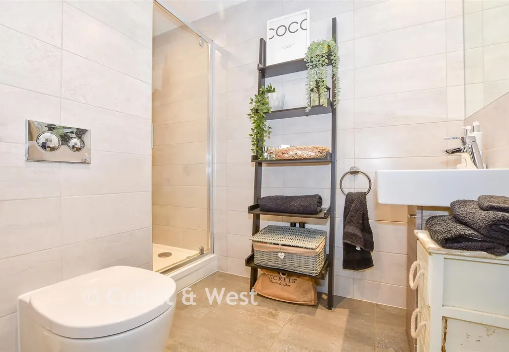 Shower Room - Hooley Lane, Redhill, Surrey - Wards of Kent