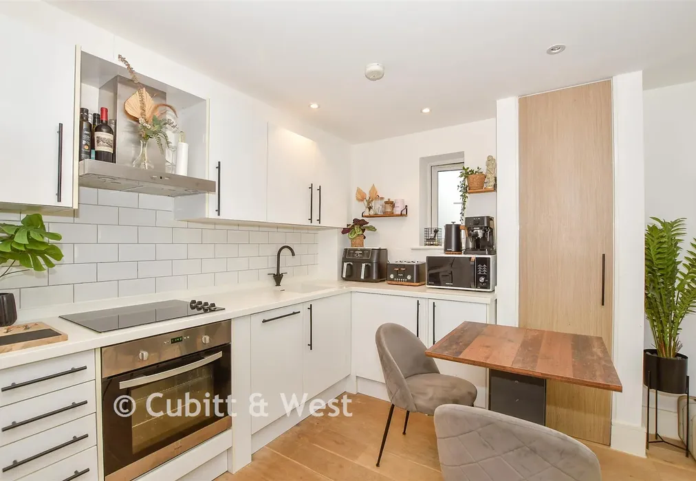 Lounge/Kitchen/Diner - Hooley Lane, Redhill, Surrey - Wards of Kent