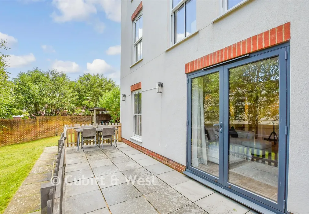 Patio / Decking - Hooley Lane, Redhill, Surrey - Wards of Kent