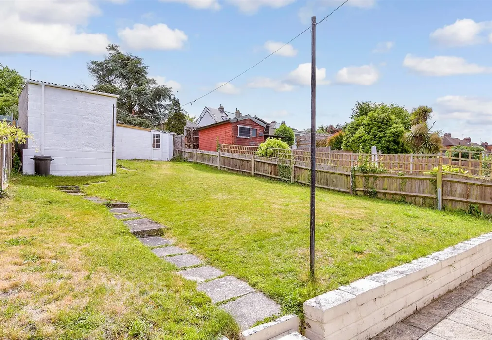 Rear Garden - Delce Road, Rochester, Kent - Wards of Kent