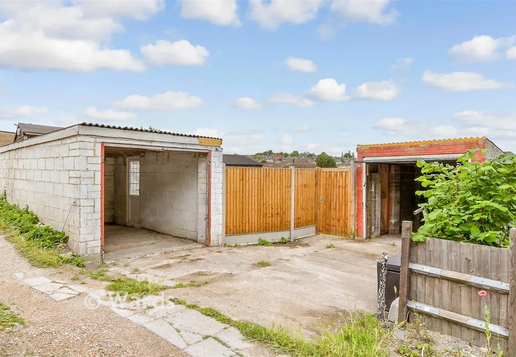 Garage - Delce Road, Rochester, Kent - Wards of Kent