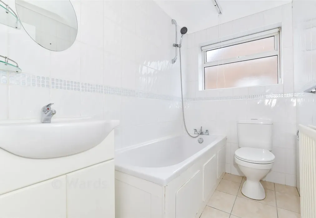 Bathroom - Freelands Road, Snodland, Kent - Wards of Kent