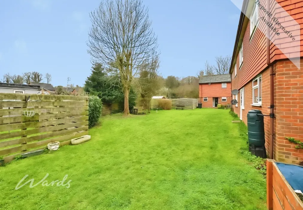 Garden - West Shaw, New Ash Green - Wards of Kent