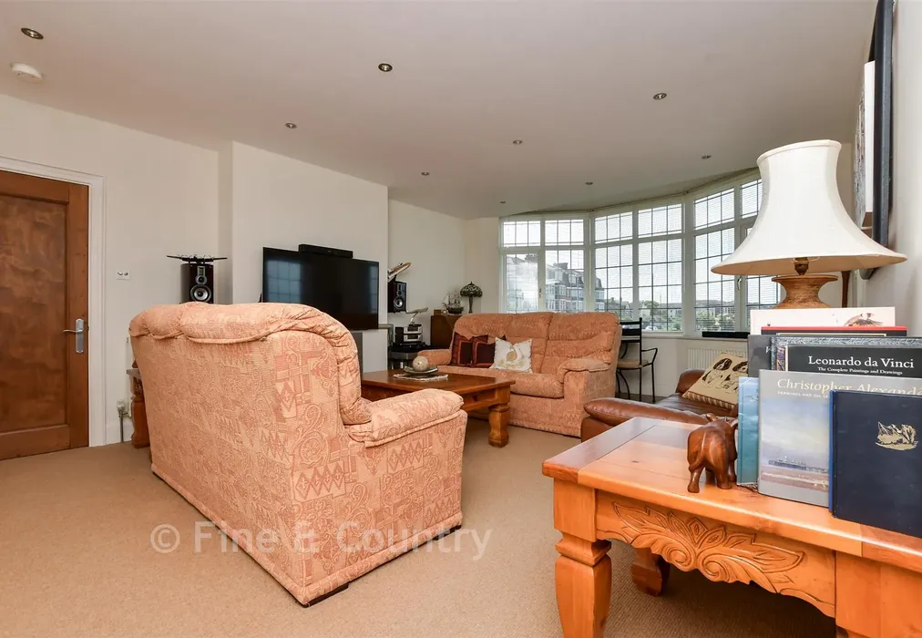 Lounge - Fifth Avenue, Cliftonville, Margate, Kent - Wards of Kent