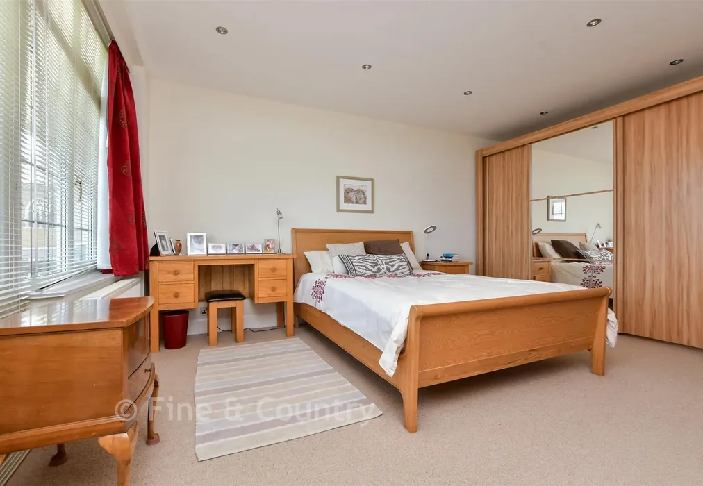 Bedroom 1 - Fifth Avenue, Cliftonville, Margate, Kent - Wards of Kent
