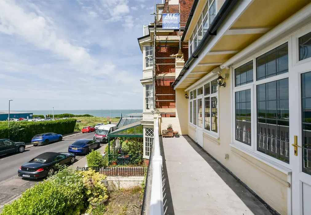 Balcony - Fifth Avenue, Cliftonville, Margate, Kent - Wards of Kent