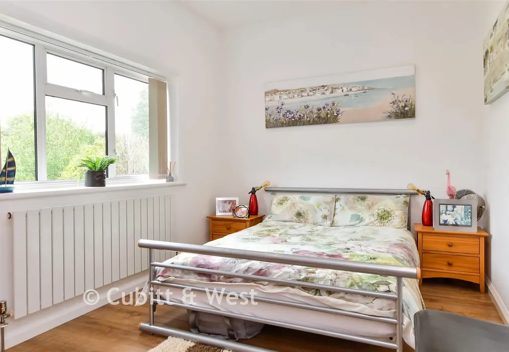 Bedroom 2 - Shirley Drive, Hove, East Sussex - Wards of Kent