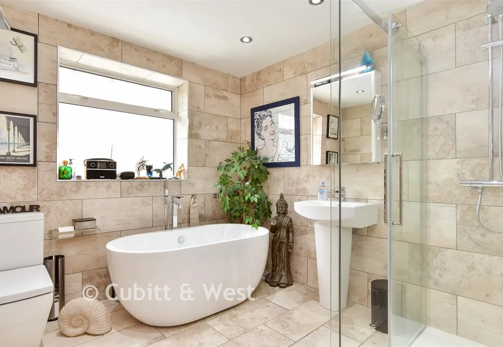Bathroom - Shirley Drive, Hove, East Sussex - Wards of Kent