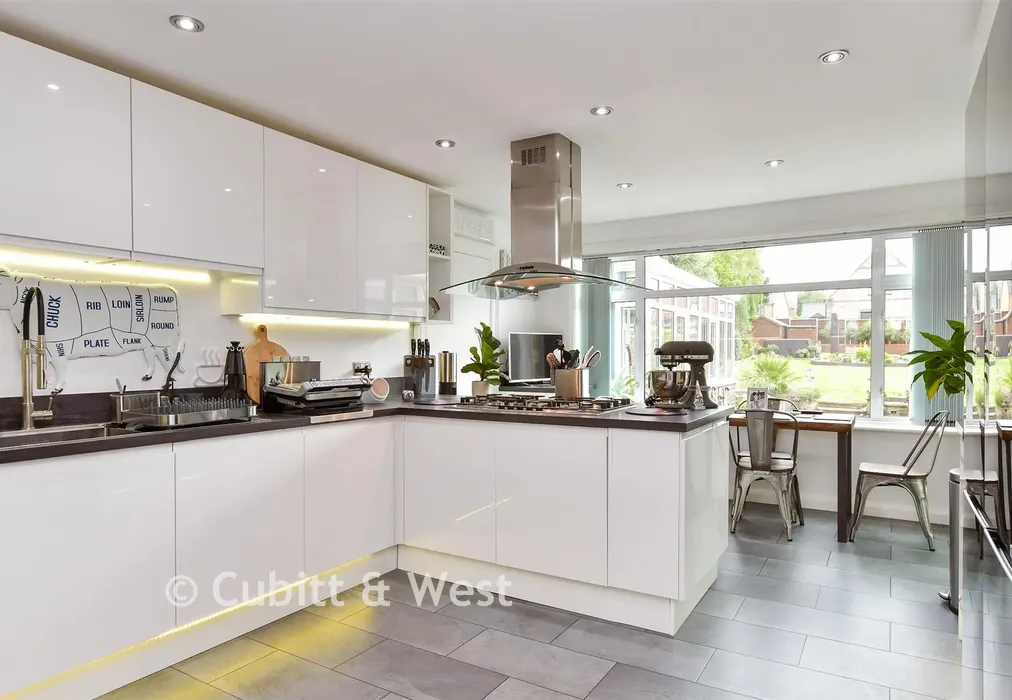 Kitchen - Shirley Drive, Hove, East Sussex - Wards of Kent