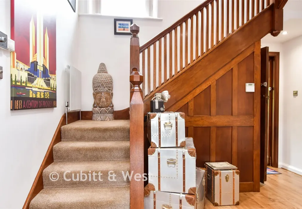 Entrance Hall - Shirley Drive, Hove, East Sussex - Wards of Kent
